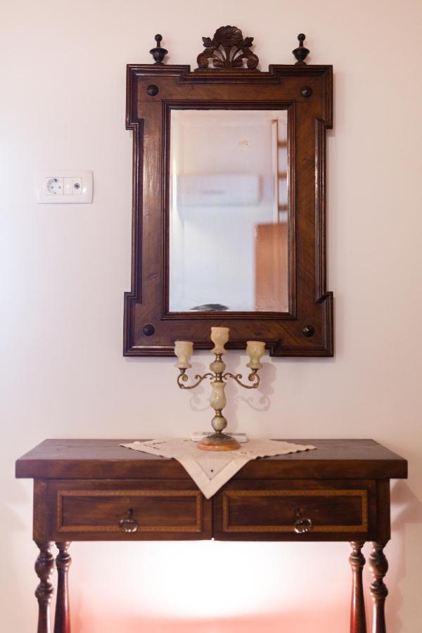 Antique Central Komiza House Nona Nika 外观 照片